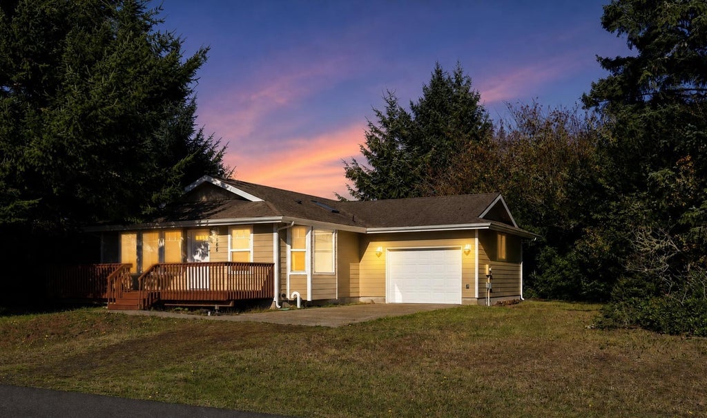 Photo of 666 Island Circle SE, Ocean Shores, WA 98569 (MLS # 2596936)