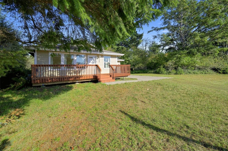 666 Island Circle SE