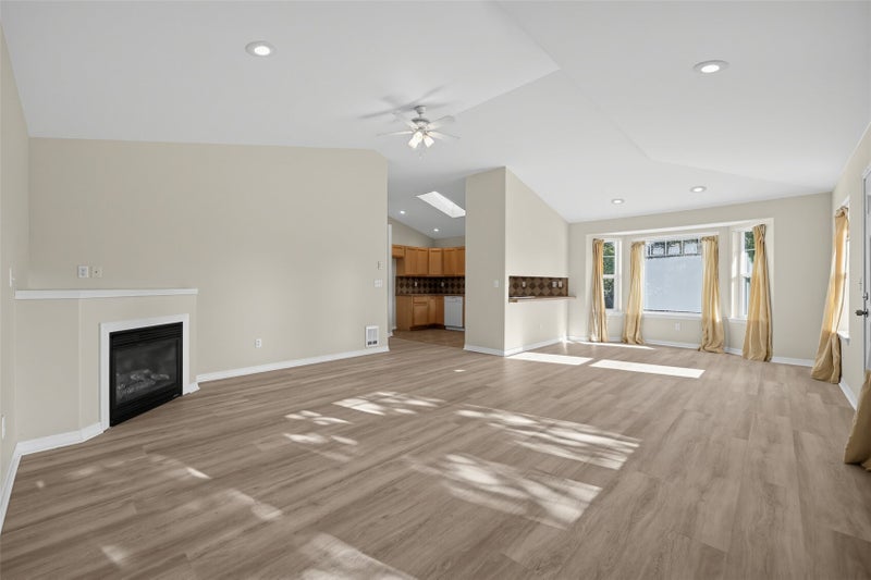 666 Island Circle SE