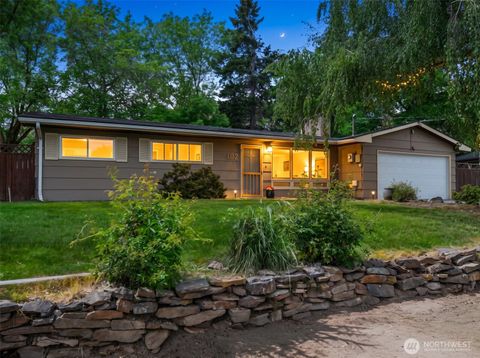 Photo of 402 Shady Lane, Wenatchee, WA 98801 (MLS # 2514541)
