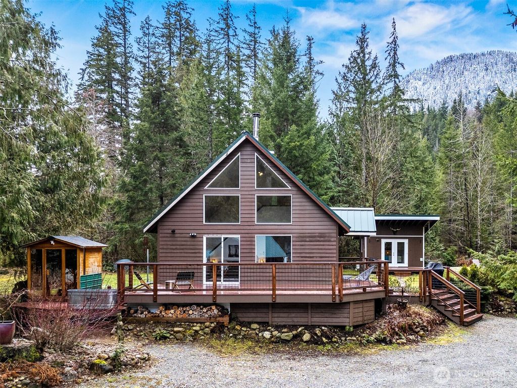 Photo of 69711 NE 130th Street, Skykomish, WA 98288 (MLS # 2342243)