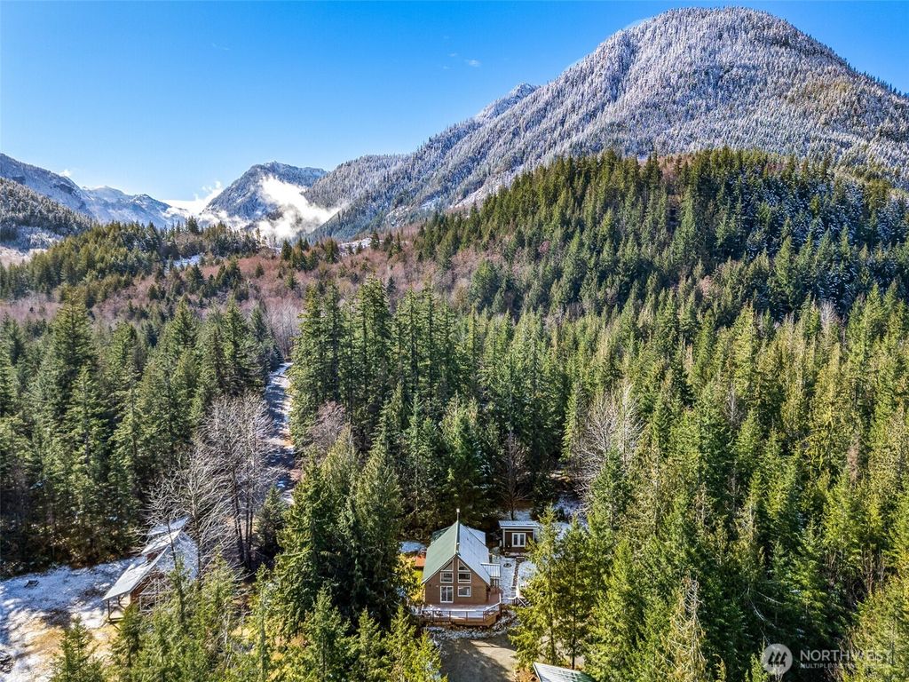 Photo of 69711 NE 130th Street, Skykomish, WA 98288 (MLS # 2342243)