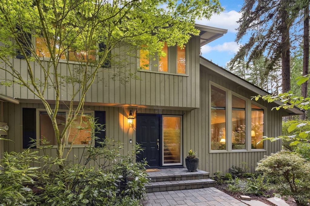 Photo of 16231 194th Avenue NE, Woodinville, WA 98077 (MLS # 2230369)