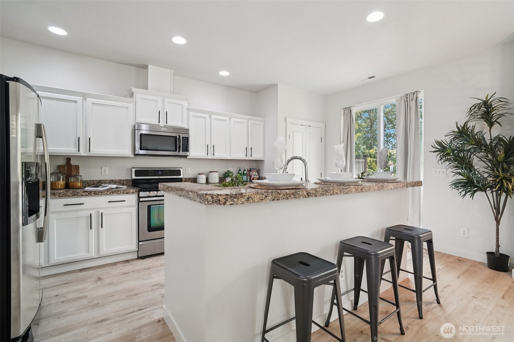 1341 52nd Street NE 1205