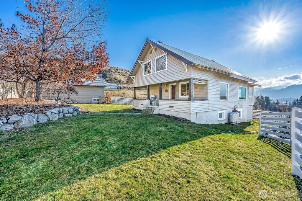 Photo of 8133 N Dryden Road, Cashmere, WA 98815 (MLS # 2457140)