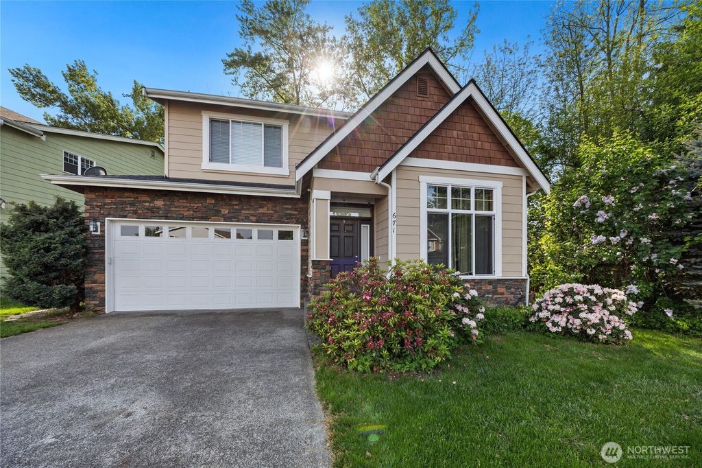 Photo of 671 Vashon Place NE, Renton, WA 98059 (MLS # 2407142)