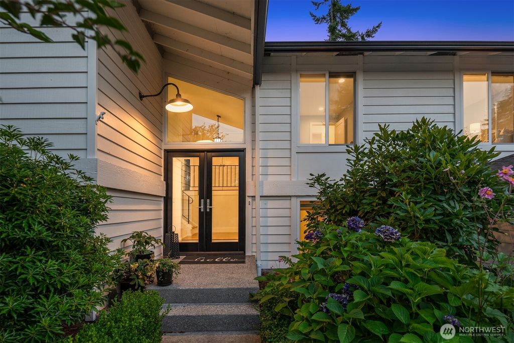 Photo of 14250 130th Avenue NE, Kirkland, WA 98034 (MLS # 2420680)