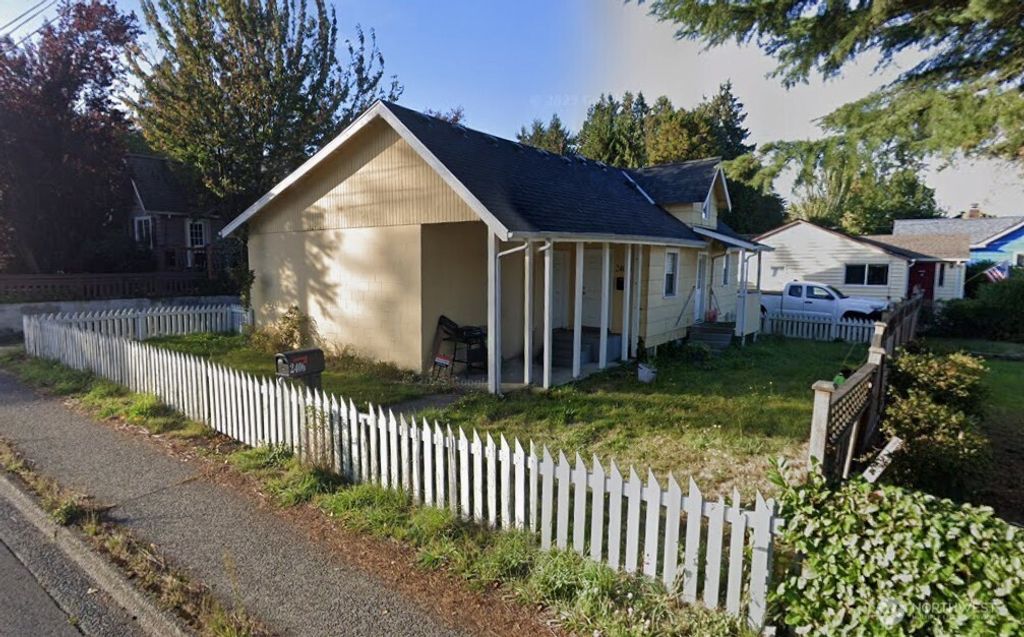 Photo of 2406 11th Street, Bremerton, WA 98312 (MLS # 2478903)