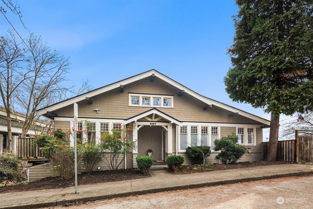 Photo of 267 E Newton Street, Seattle, WA 98102 (MLS # 2210668)