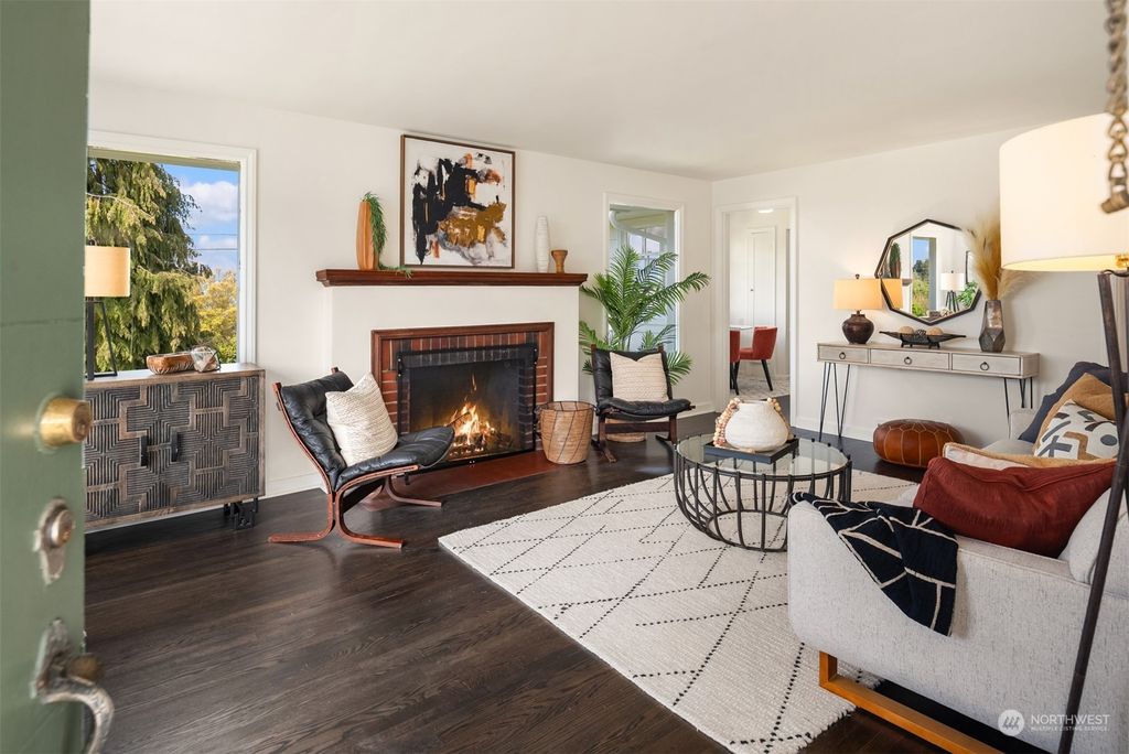 Photo of 5955 35th Avenue SW, Seattle, WA 98126 (MLS # 2233758)