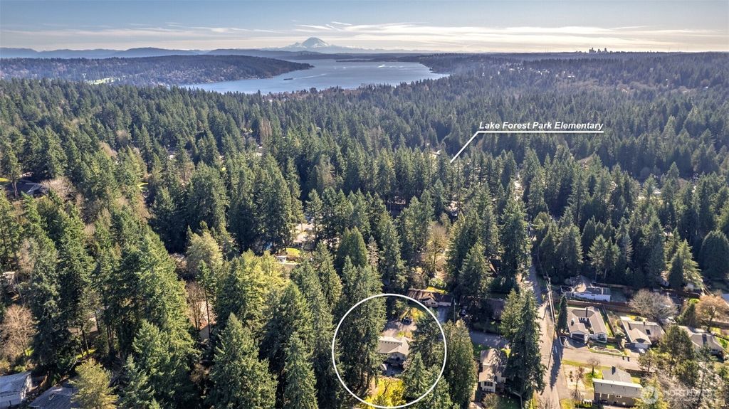 Photo of 3718 NE 189th Place, Lake Forest Park, WA 98155 (MLS # 2479007)