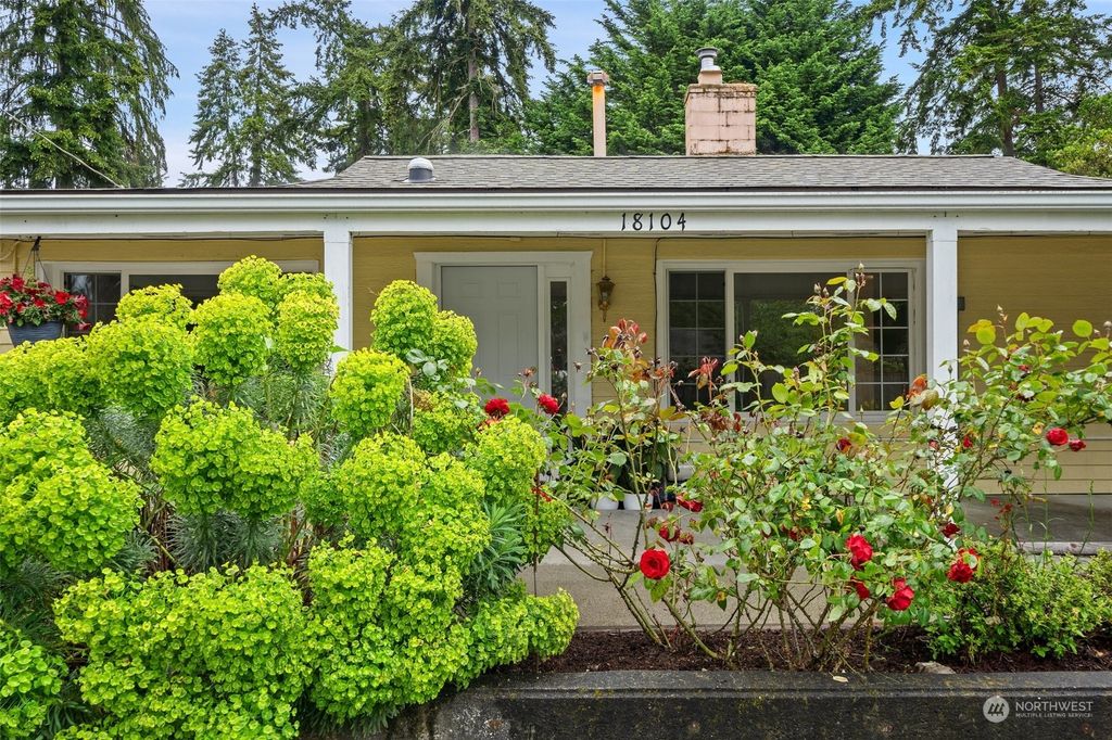 Photo of 18104 Palatine Avenue N, Shoreline, WA 98133 (MLS # 2241894)