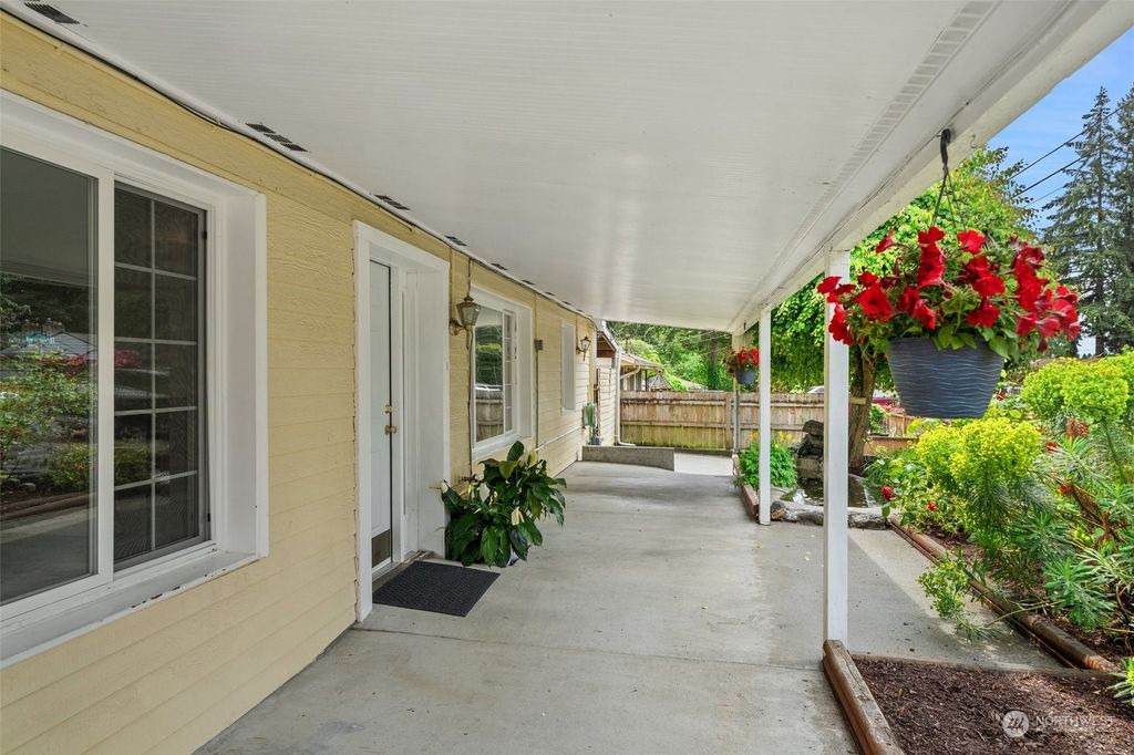 Photo of 18104 Palatine Avenue N, Shoreline, WA 98133 (MLS # 2241894)