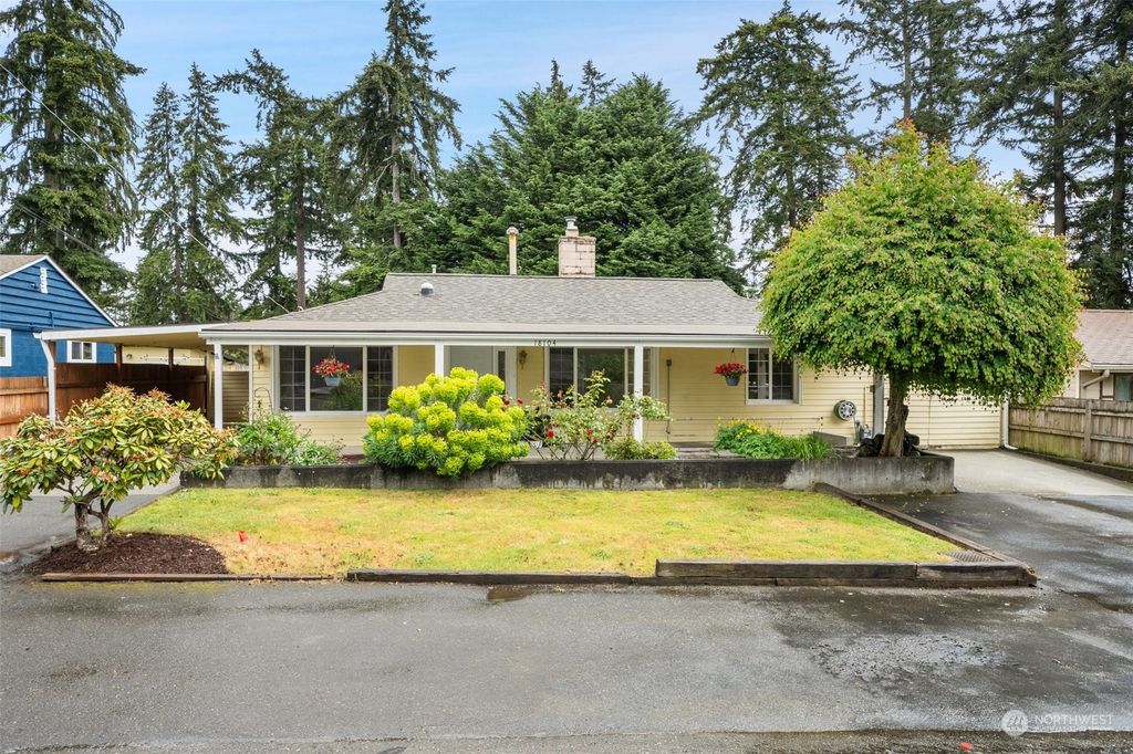 Photo of 18104 Palatine Avenue N, Shoreline, WA 98133 (MLS # 2241894)
