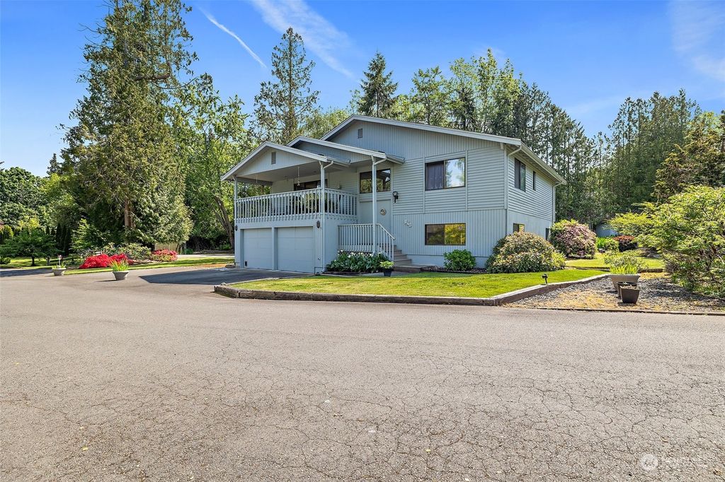 Photo of 840 SW Normandy Terrace, Normandy Park, WA 98166 (MLS # 2029854)