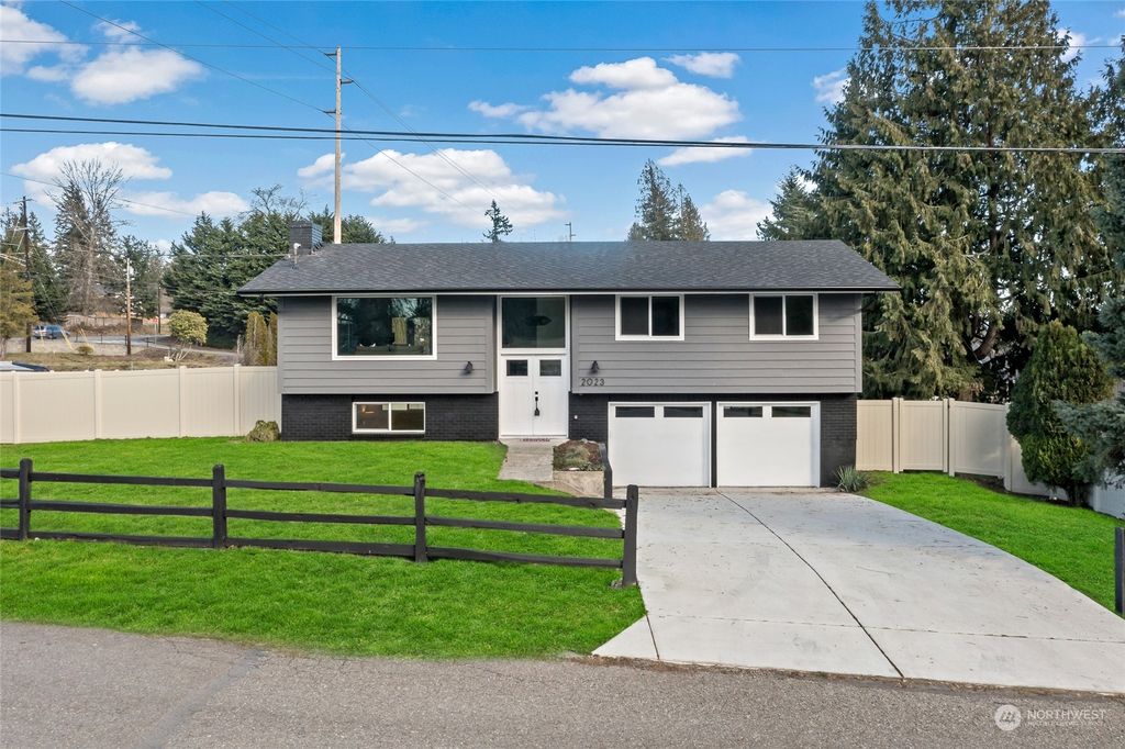 Photo of 2023 92nd Drive SE, Lake Stevens, WA 98258 (MLS # 2201158)
