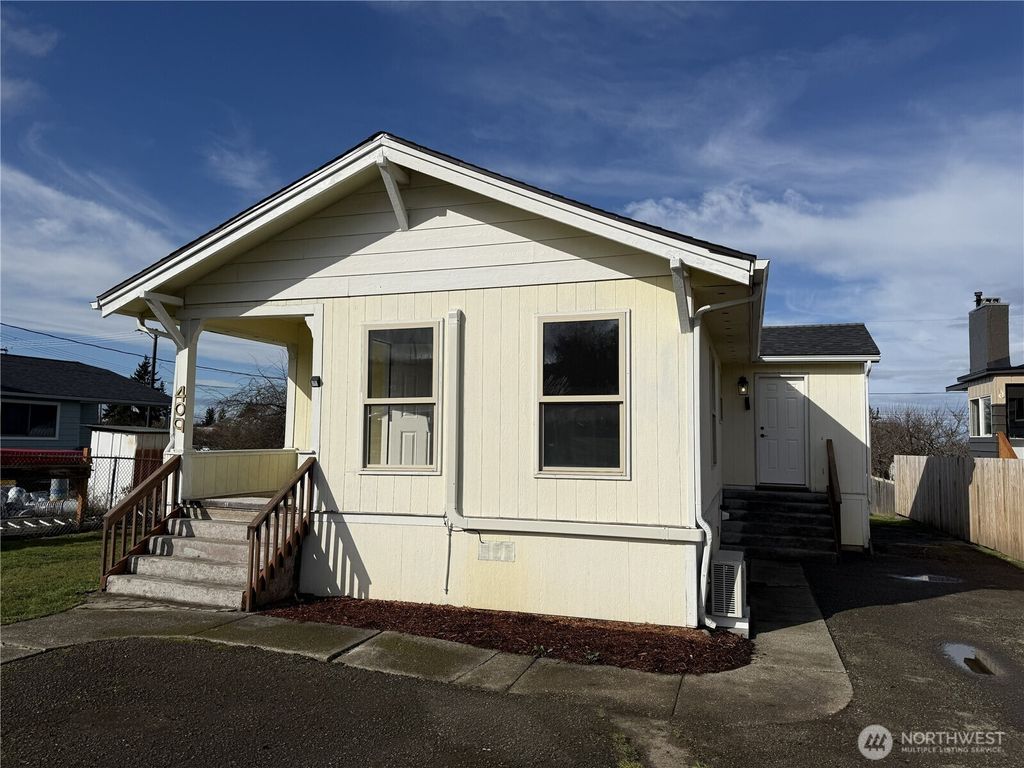 Photo of 409 E Lopez Avenue, Port Angeles, WA 98362 (MLS # 2488143)
