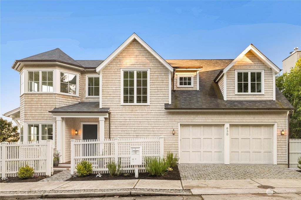 Photo of 630 Randolph Place, Seattle, WA 98122 (MLS # 2325614)