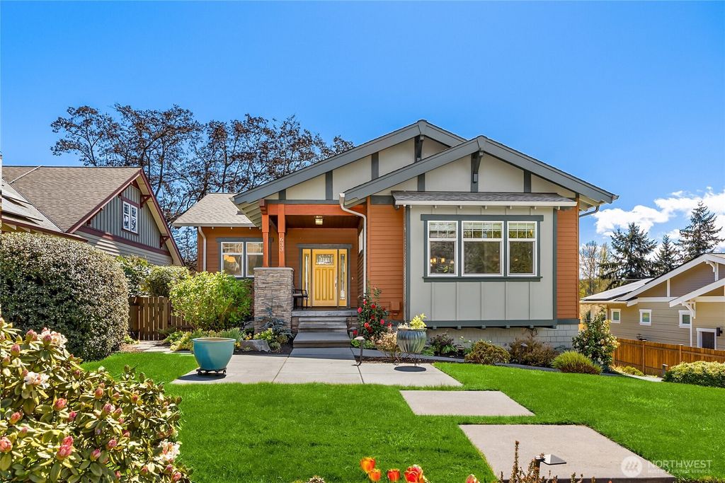 Photo of 633 Pierce Court NW, Bainbridge Island, WA 98110 (MLS # 2506175)