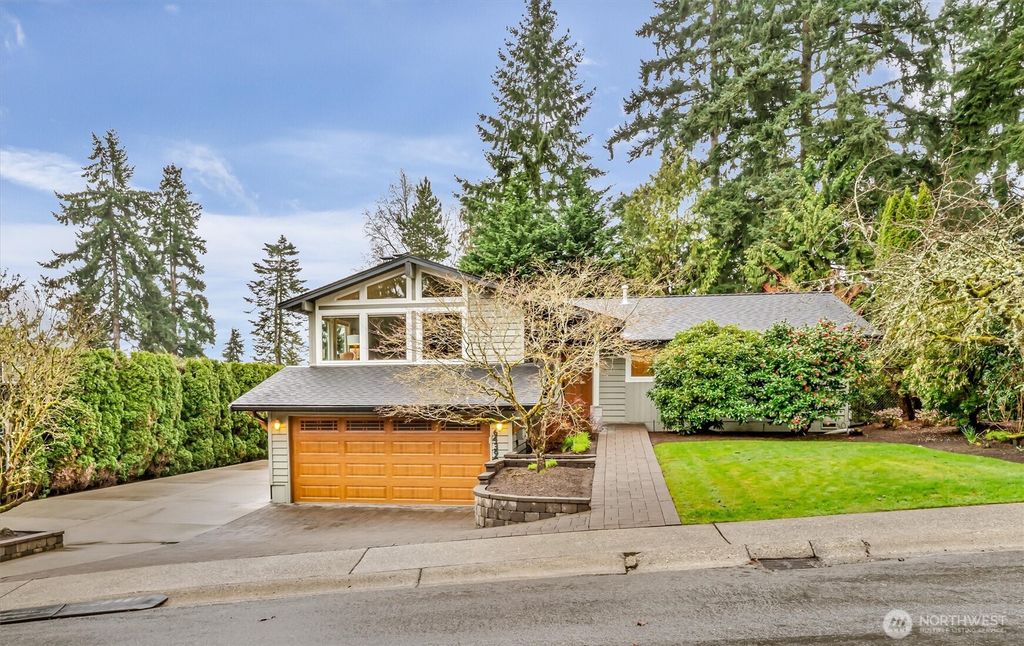 Photo of 6439 NE 188th Street, Kenmore, WA 98028 (MLS # 2491549)