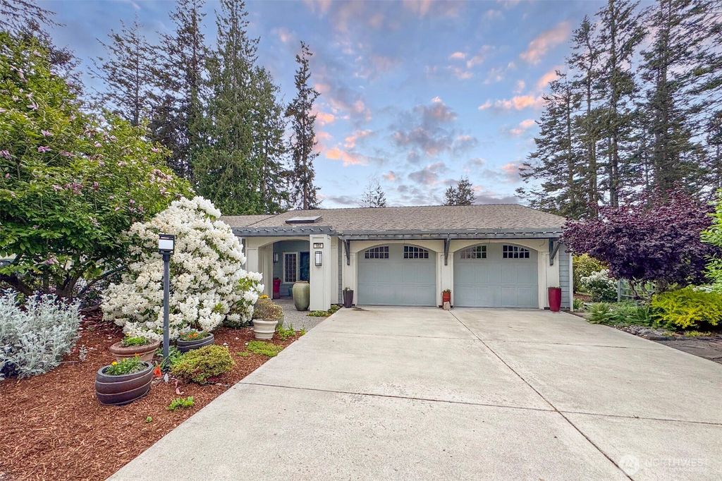 Photo of 102 Sunset Place, Sequim, WA 98382 (MLS # 2495767)