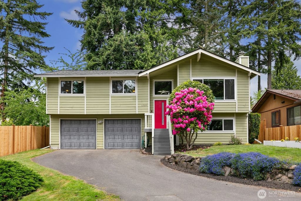 Photo of 11737 5th Avenue NE #B, Seattle, WA 98125 (MLS # 2382073)