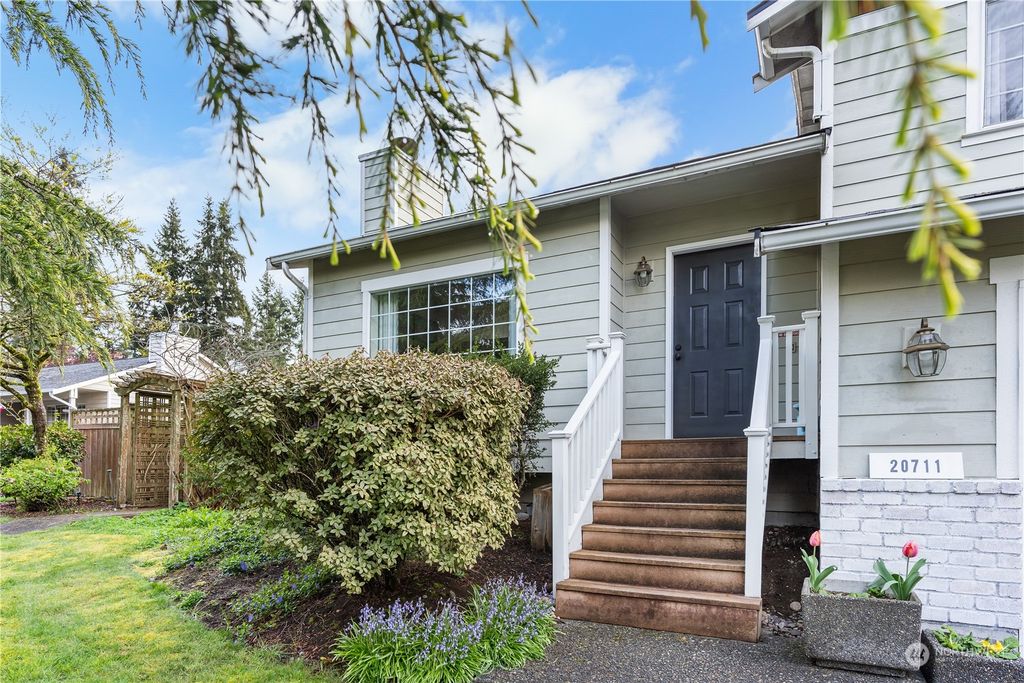 Photo of 20711 Crawford Road, Lynnwood, WA 98036 (MLS # 2184899)
