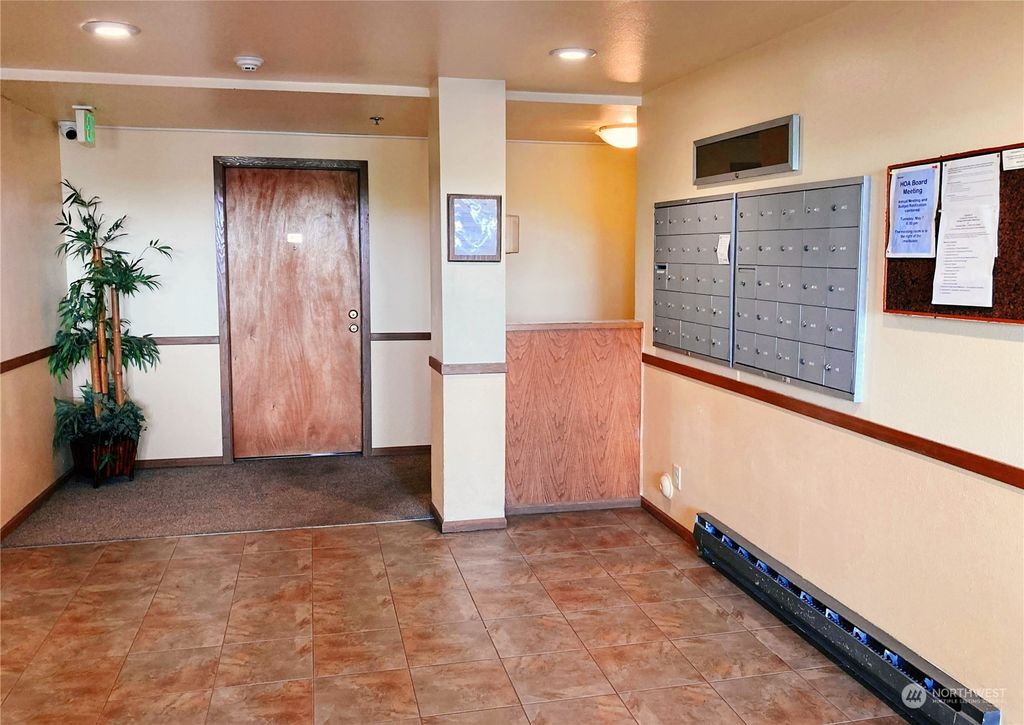Photo of 1522 NE 175th Street #401, Shoreline, WA 98155 (MLS # 2237341)
