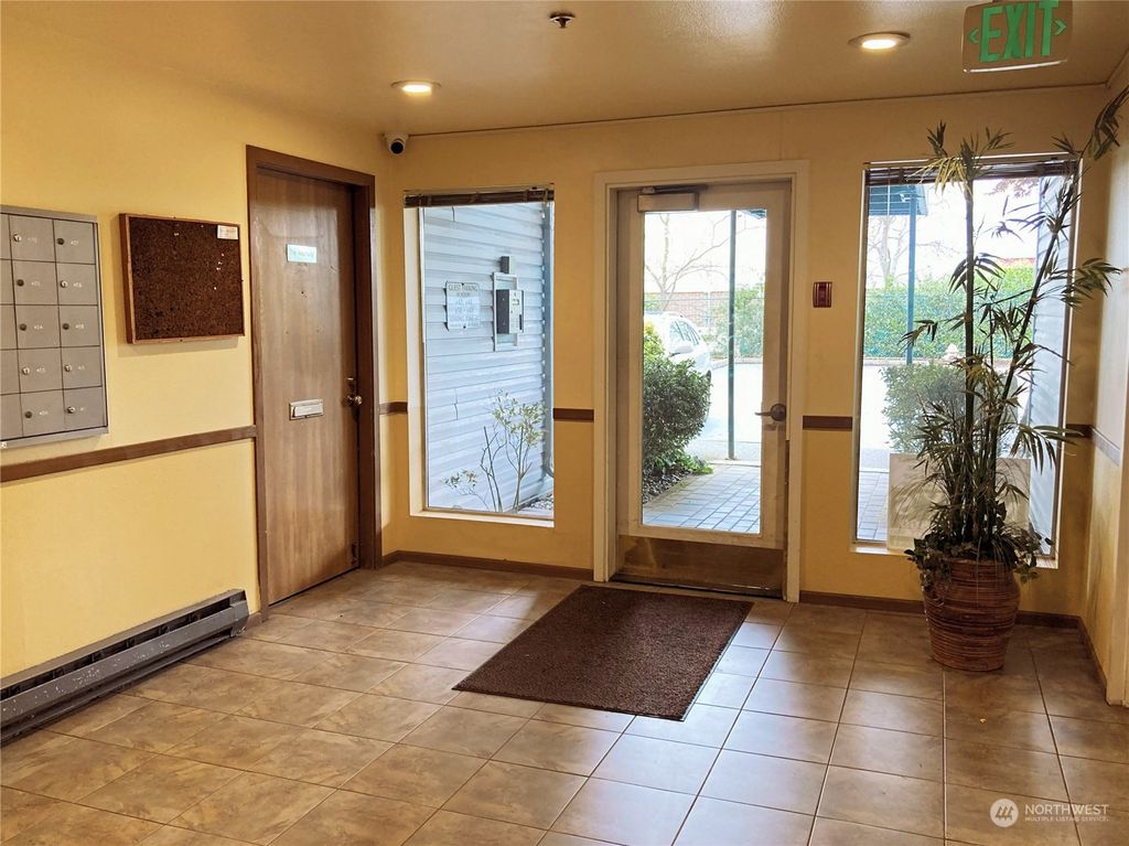 Photo of 1522 NE 175th Street #401, Shoreline, WA 98155 (MLS # 2237341)