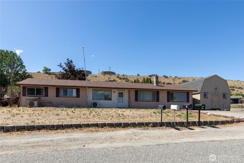 Photo of 709 Sunrise Drive, Omak, WA 98841 (MLS # 2413713)