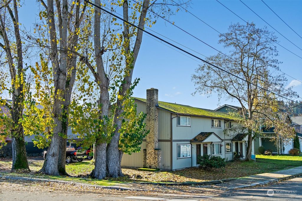 Photo of 428 1st Avenue N, Algona, WA 98001 (MLS # 2180248)