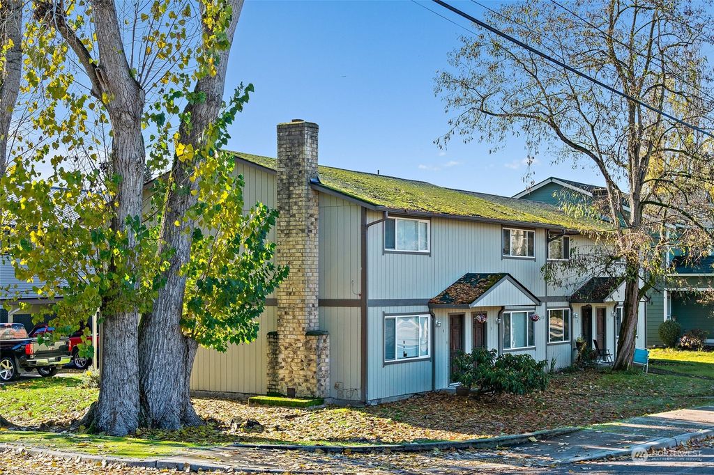 Photo of 428 1st Avenue N, Algona, WA 98001 (MLS # 2180248)