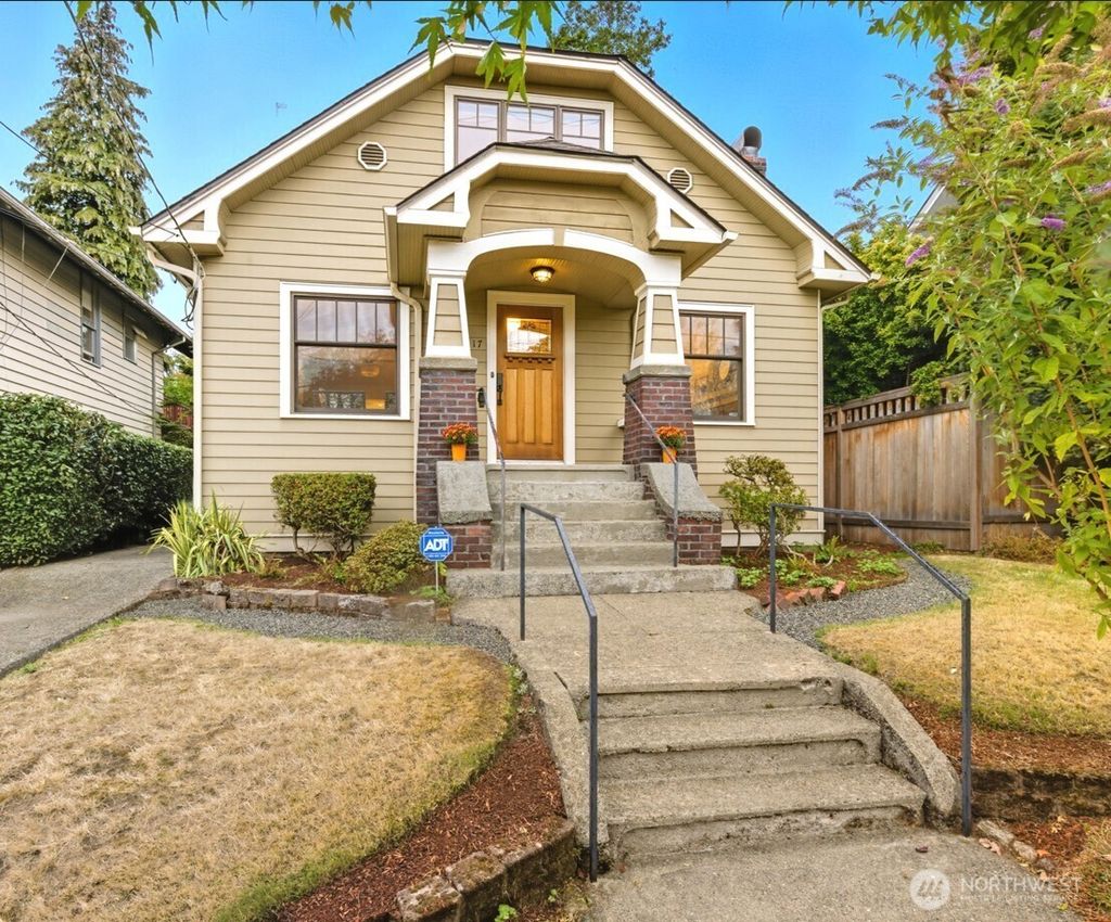 Photo of 4417 Thackeray Place NE, Seattle, WA 98105 (MLS # 2439518)
