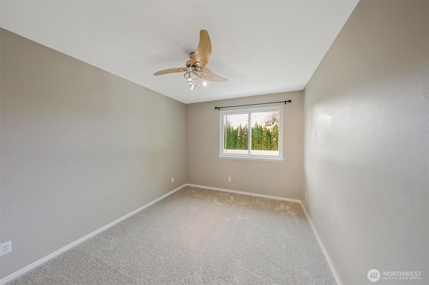 Auburn, Washington 98002, United States, 2 Bedrooms Bedrooms, ,2 BathroomsBathrooms,Residential,Pending,232338