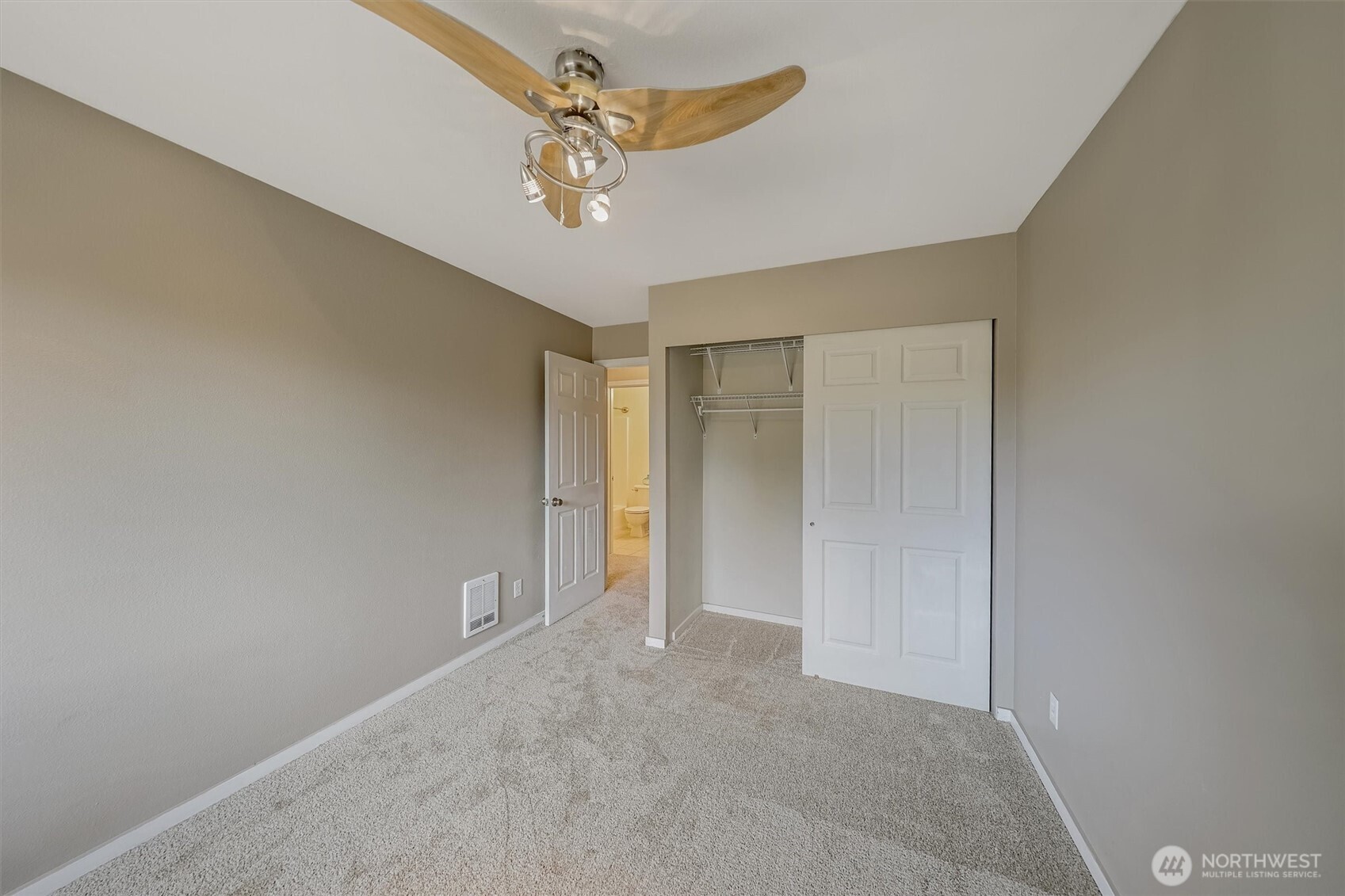 Auburn, Washington 98002, United States, 2 Bedrooms Bedrooms, ,2 BathroomsBathrooms,Residential,Pending,232338