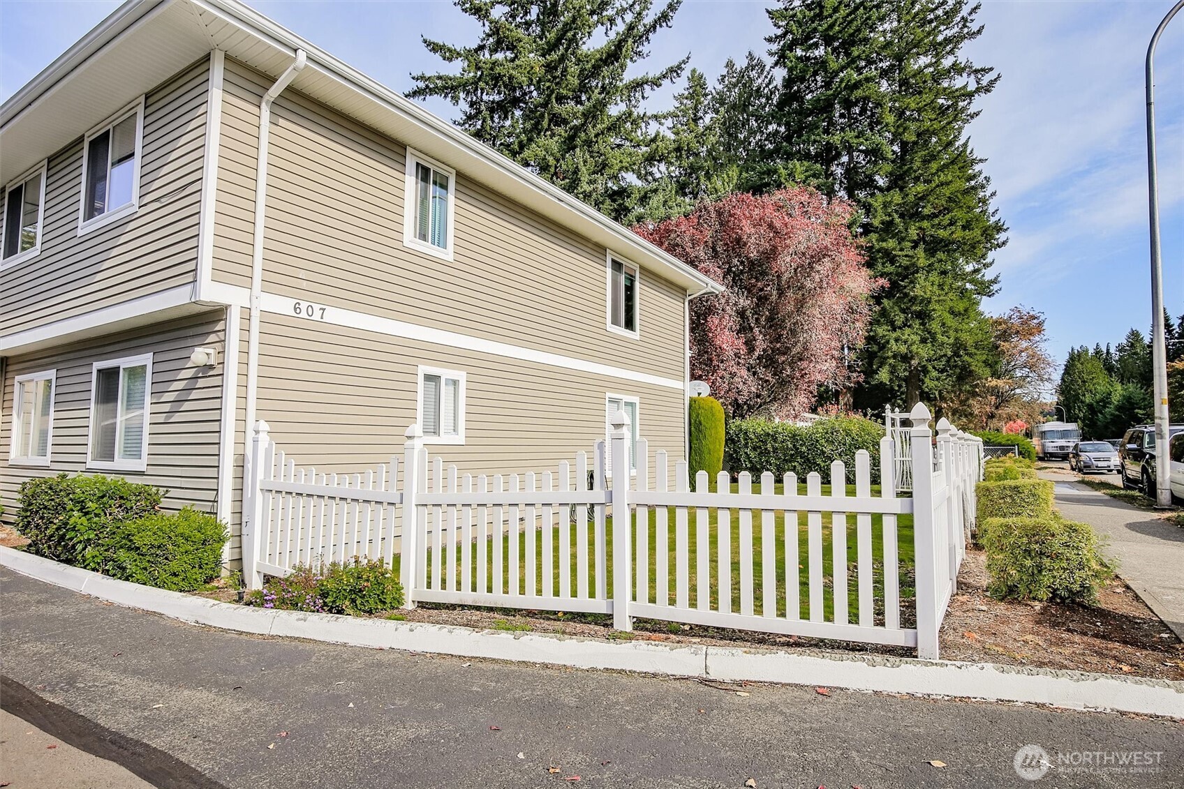 Auburn, Washington 98002, United States, 2 Bedrooms Bedrooms, ,2 BathroomsBathrooms,Residential,Pending,232338