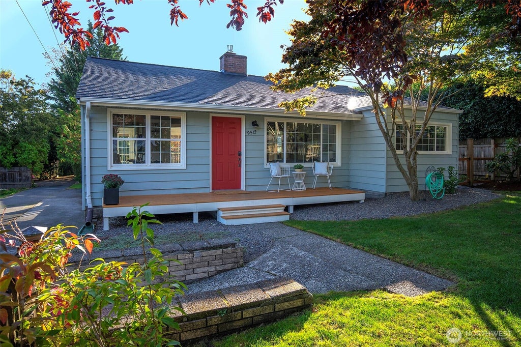 Photo of 9512 40th Avenue NE, Seattle, WA 98115 (MLS # 2592486)