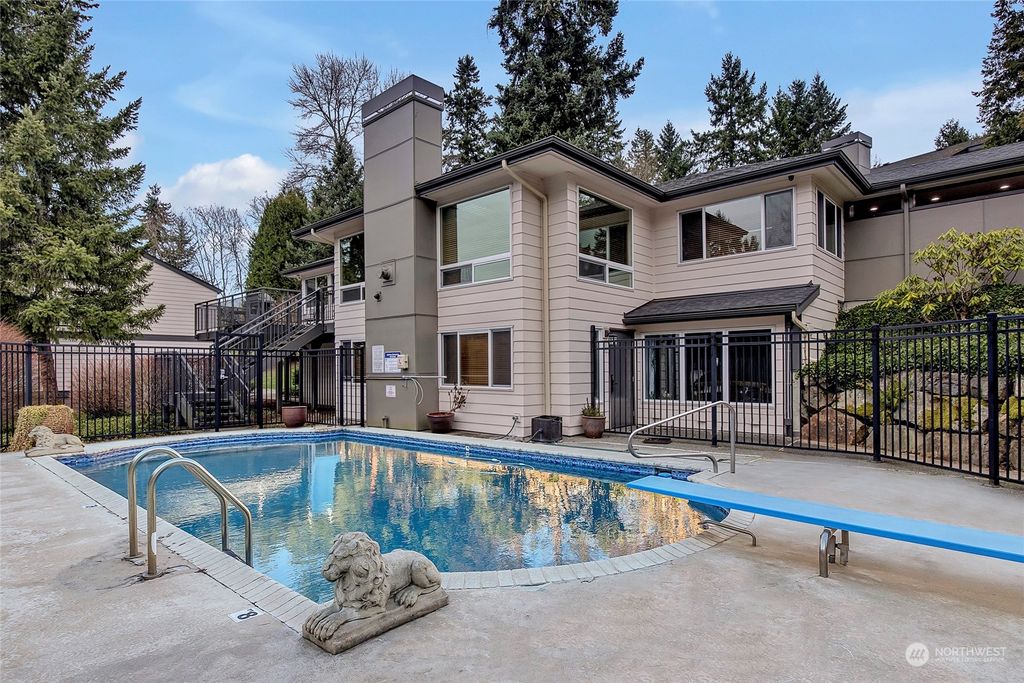 Photo of 31500 33rd Place SW #J203, Federal Way, WA 98023 (MLS # 2191433)