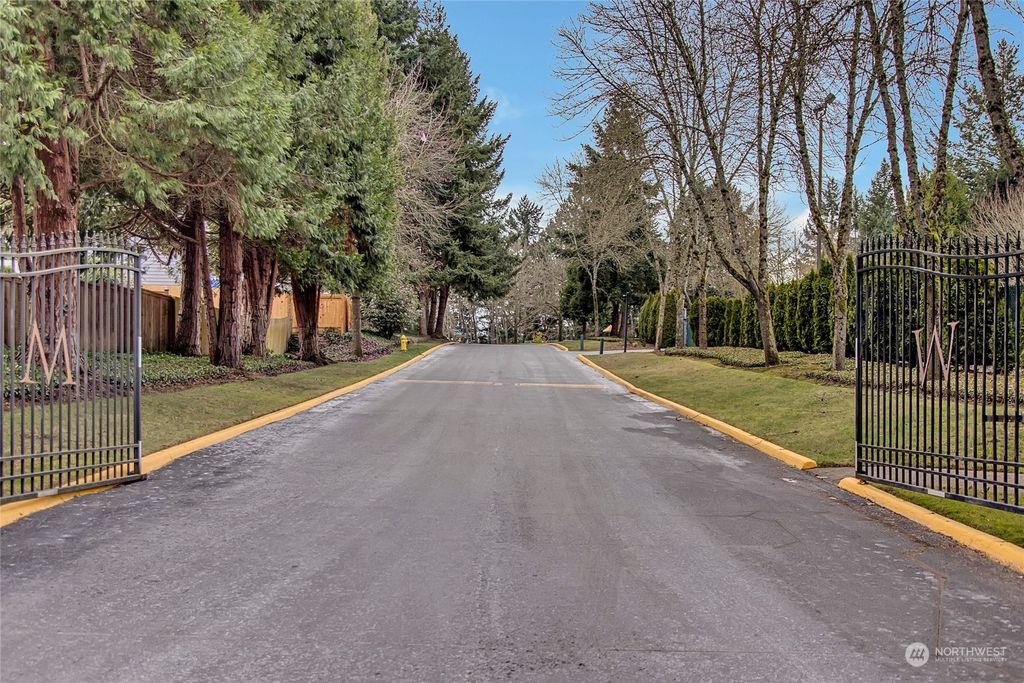 Photo of 31500 33rd Place SW #J203, Federal Way, WA 98023 (MLS # 2191433)