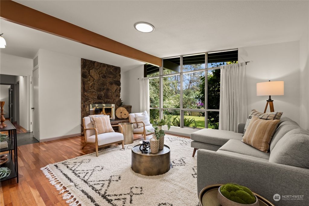 Photo of 15035 131st Avenue SE, Renton, WA 98058 (MLS # 2252840)