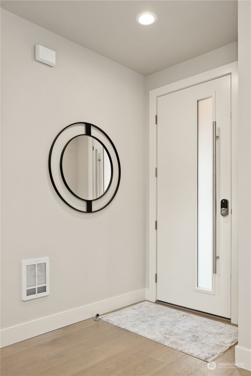 Photo of 9229 125th Avenue NE, Kirkland, WA 98033 (MLS # 2266373)