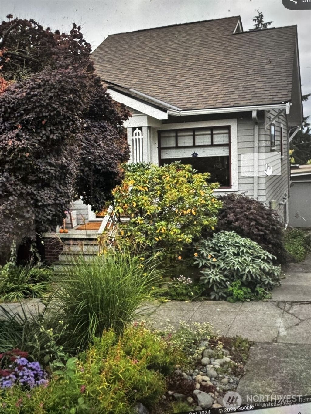 Photo of 4207 Greenwood Avenue N, Seattle, WA 98103 (MLS # 2342987)