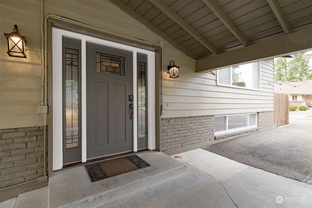 Photo of 14855 72nd Place NE, Kenmore, WA 98028 (MLS # 2042961)
