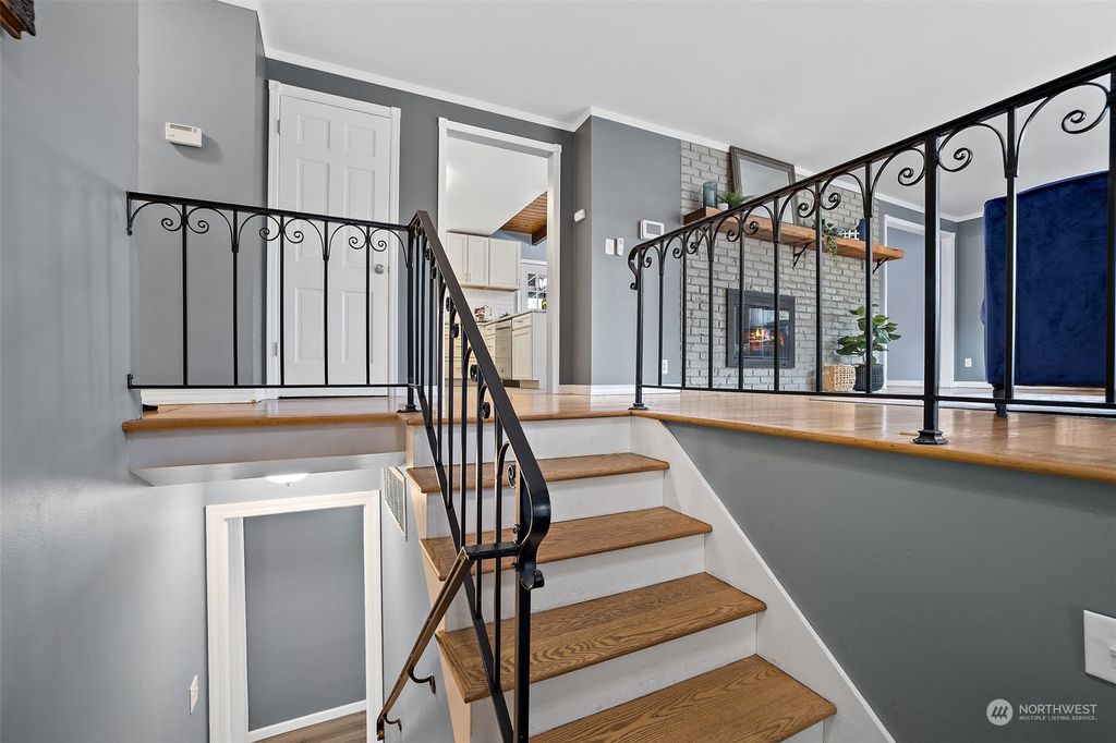 Photo of 14855 72nd Place NE, Kenmore, WA 98028 (MLS # 2042961)