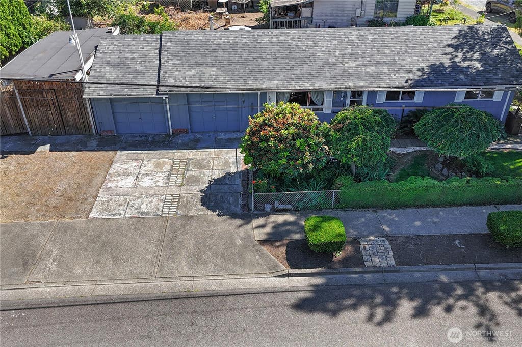 Photo of 1512 5th Avenue SW, Puyallup, WA 98371 (MLS # 2546123)
