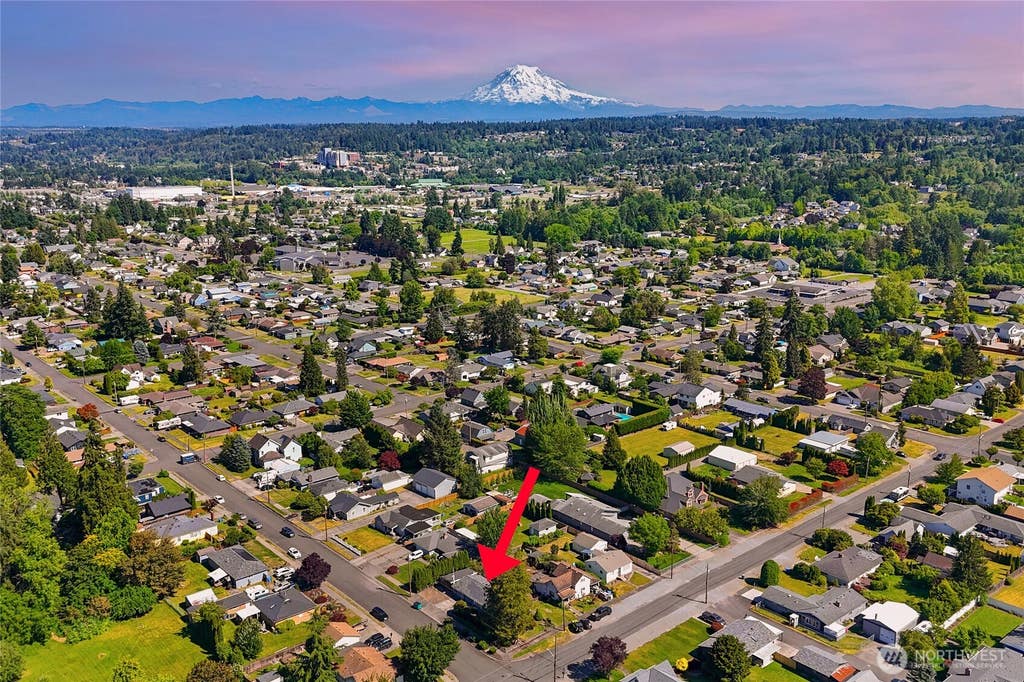 Photo of 1512 5th Avenue SW, Puyallup, WA 98371 (MLS # 2546123)