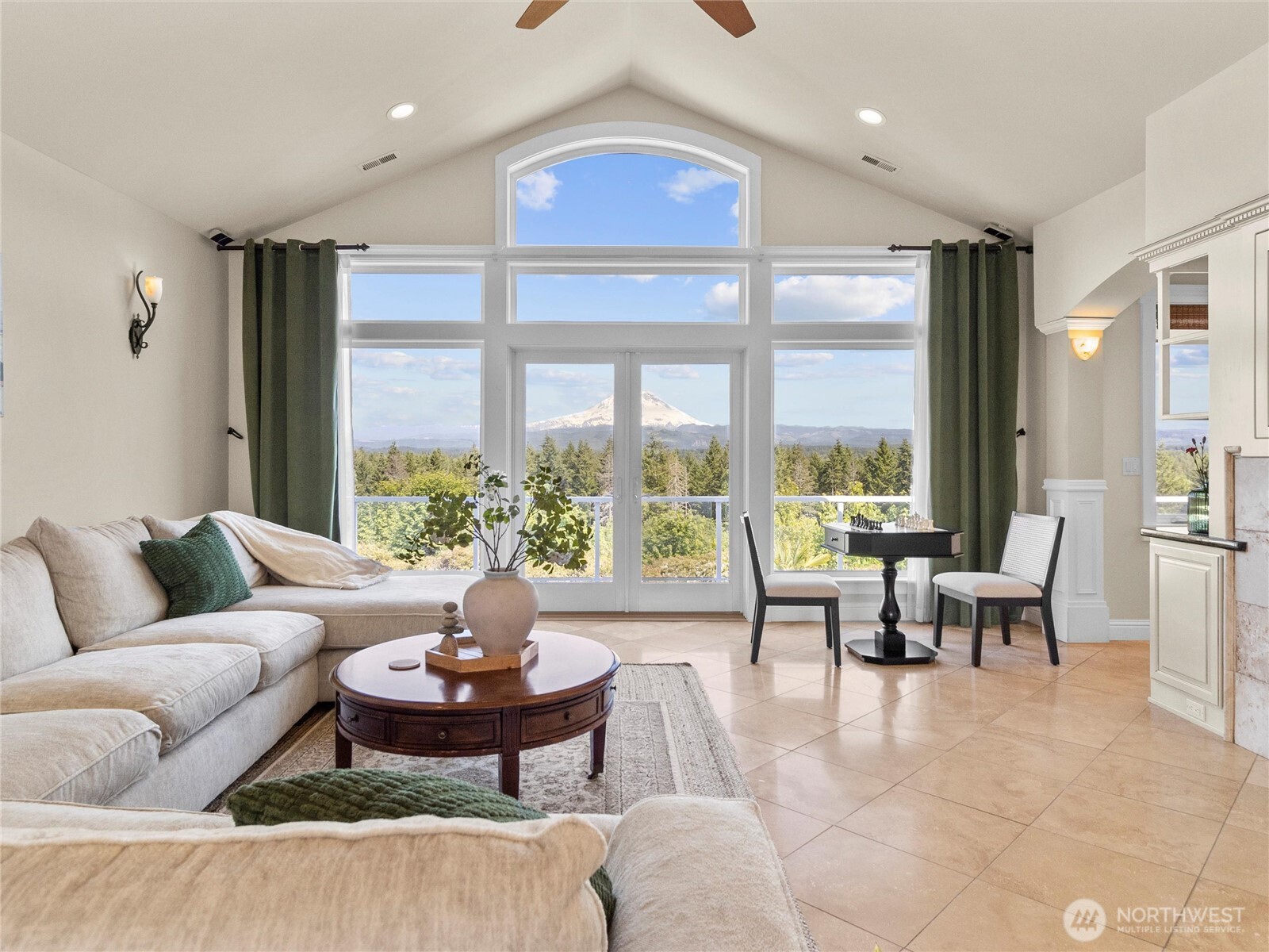 2510 Cascade Drive E