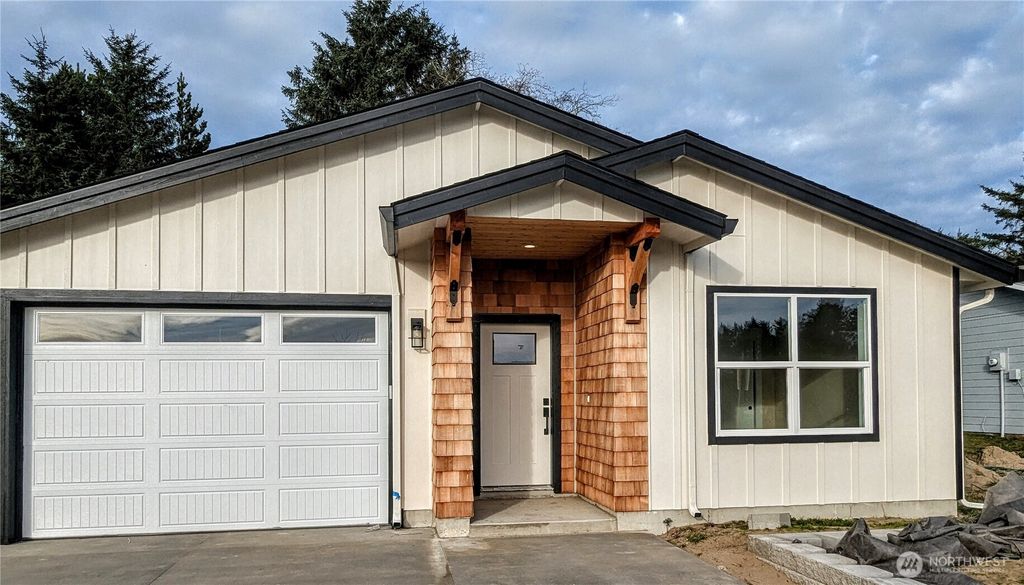 Photo of 811 NE 357th Street, Ocean Park, WA 98640 (MLS # 2461311)