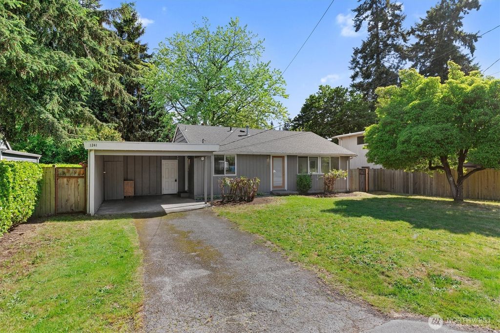 Photo of 1241 N 172nd Street, Shoreline, WA 98133 (MLS # 2527823)