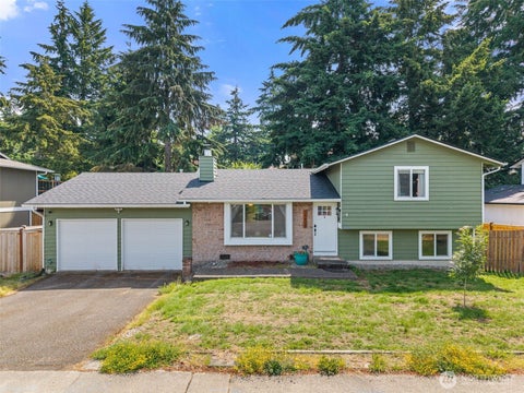 Photo of 34408 27th Avenue SW, Federal Way, WA 98023 (MLS # 2540928)
